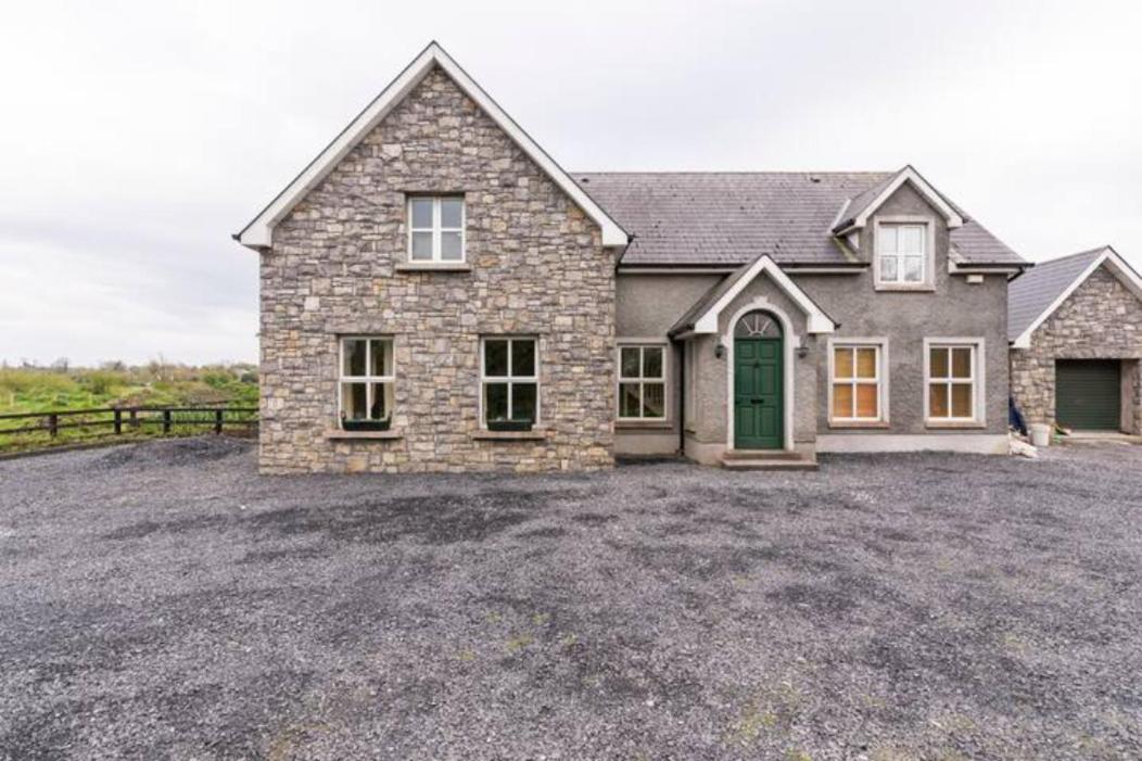 Ballinasloe Guest House In The Heart Of The Country 외부 사진